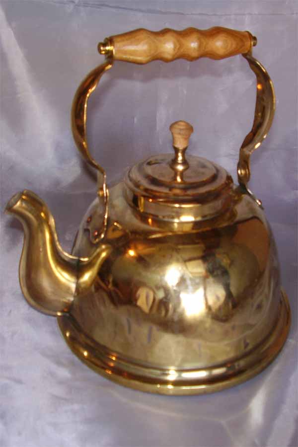 Старинные самовары и чайники